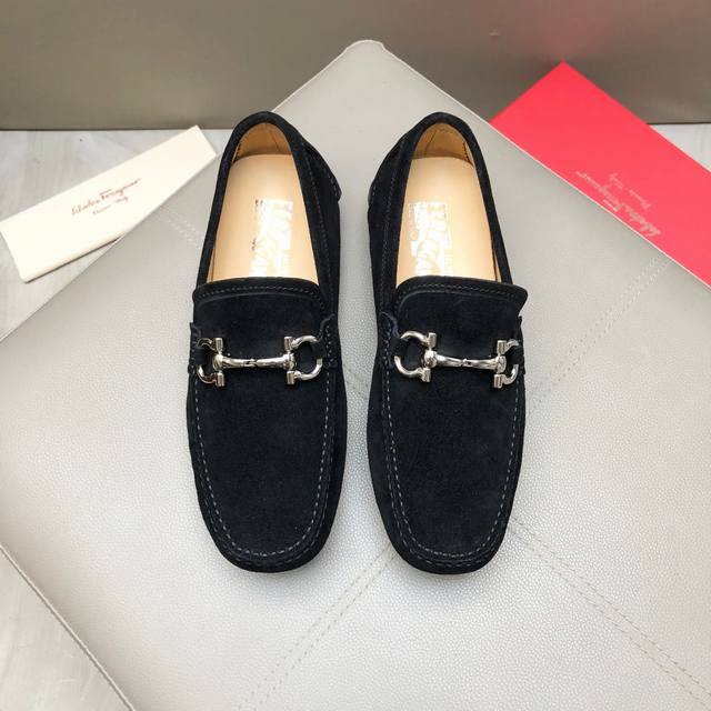 商品商标: Ferragamo 菲拉格慕 正码码数:38-44 45定做 商品材料: F家 男士豆豆鞋 2024官网同步 市场顶级版本 牛皮粒纹 杏色牛里 原版